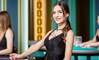 Đội ngũ hỗ trợ khách hàng chuyên nghiệp của iWin Casino luôn sẵn sàng phục vụ.